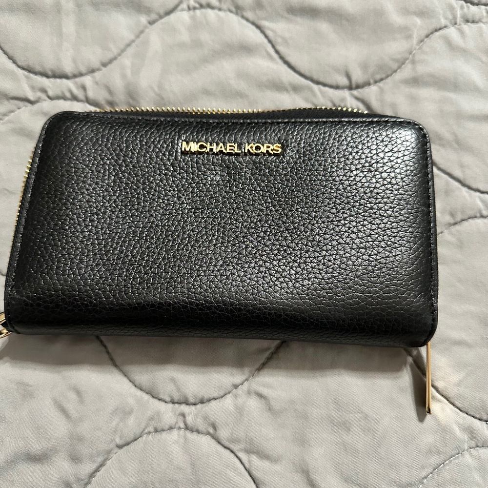Michael Kors black zip wallet pebble leather